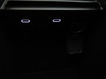 Car image 36