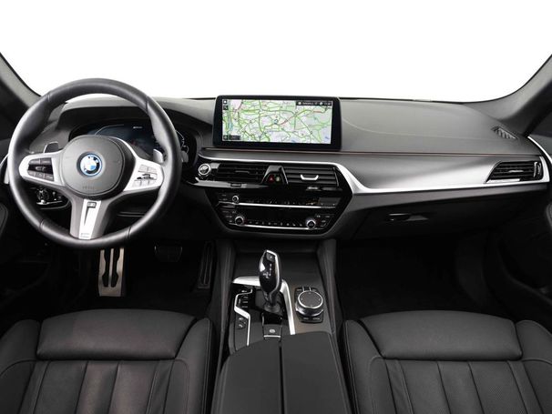 BMW 530 Touring xDrive 215 kW image number 13