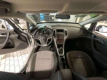 Car image 14