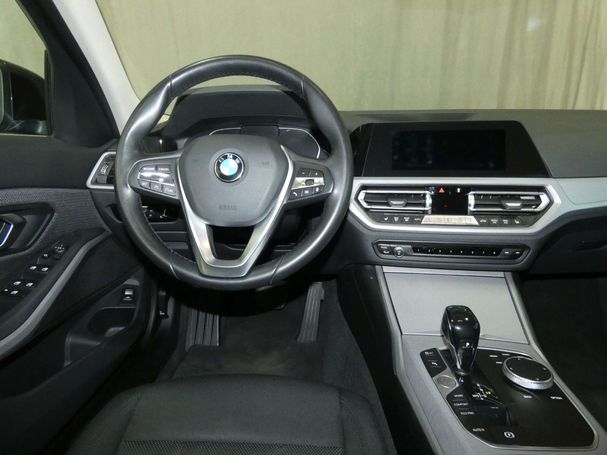 BMW 318d Touring 110 kW image number 8