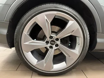 Car image 39