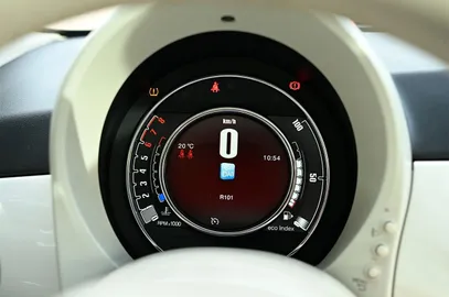 Car image 15