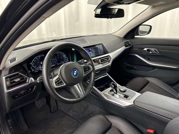 BMW 330e Touring Sport Line 215 kW image number 19