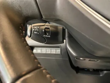 Car image 38