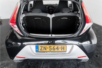 Car image 31