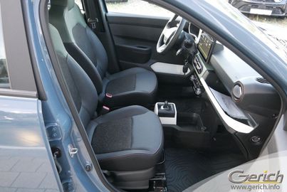 Car image 12