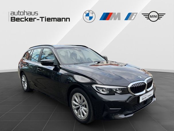 BMW 330e Touring M Sport 215 kW image number 7