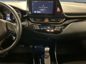 Car image 10