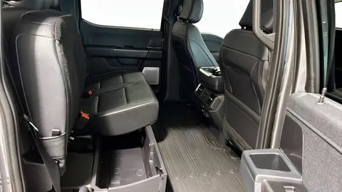 Car image 25