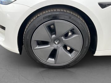Car image 35