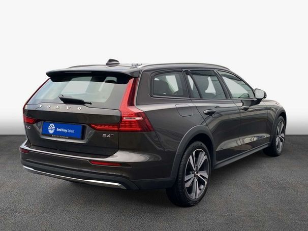 Volvo V60 Cross Country AWD B4 145 kW image number 3