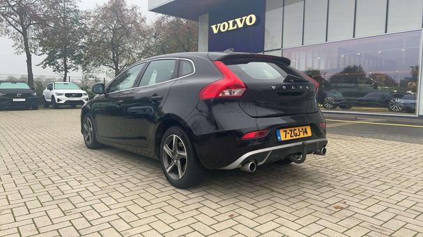 Volvo V40 D4 140 kW image number 2