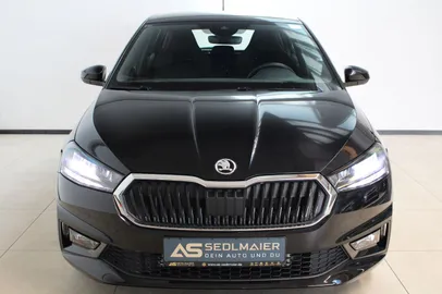 Car image 3