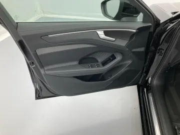 Car image 36