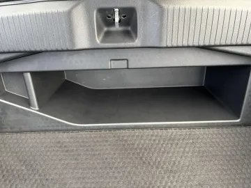 Car image 49