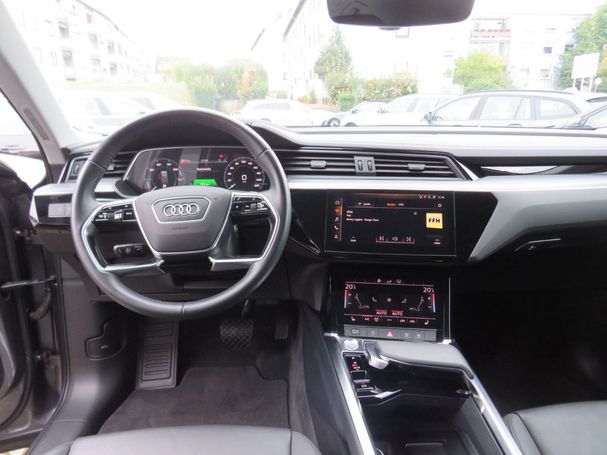 Audi e-tron 55 quattro Advanced 300 kW image number 11