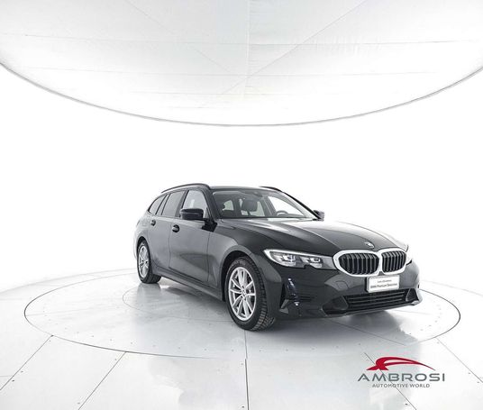 BMW 320d Touring xDrive 140 kW image number 2