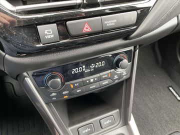 Car image 30