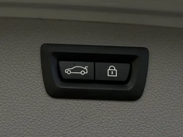 Car image 35