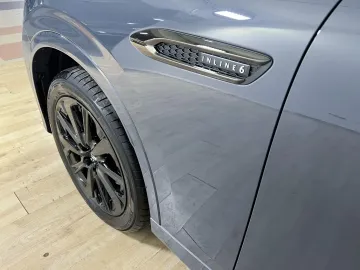 Car image 33