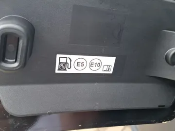 Car image 36