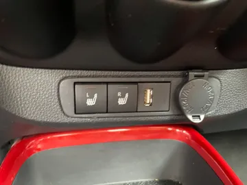 Car image 29
