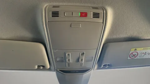 Car image 33