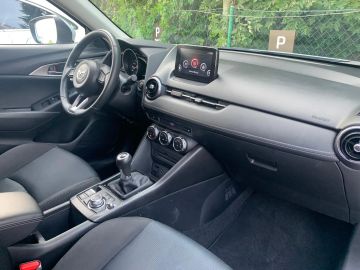 Car image 24