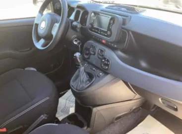 Car image 8