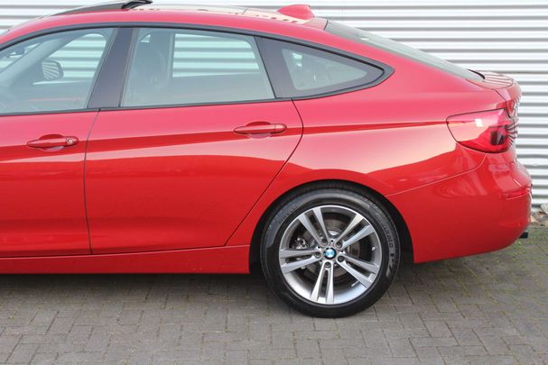 BMW 320i Gran Turismo 135 kW image number 3