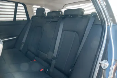 Car image 36
