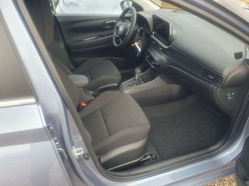 Car image 14