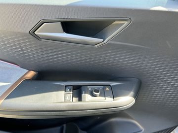Car image 33
