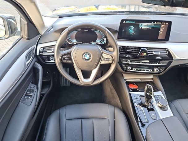 BMW 530 e 215 kW image number 11