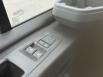 Car image 35