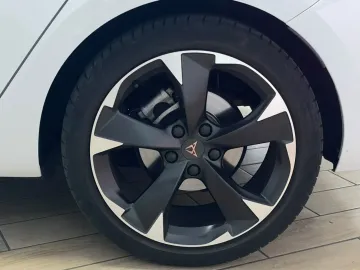 Car image 43