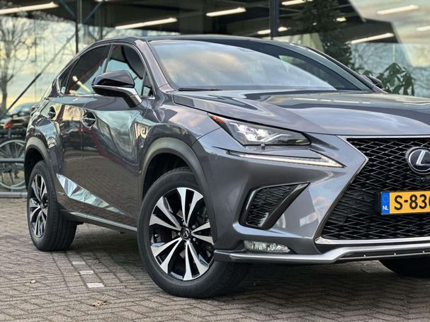 Lexus NX 300 h AWD 145 kW image number 9