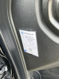 Car image 27