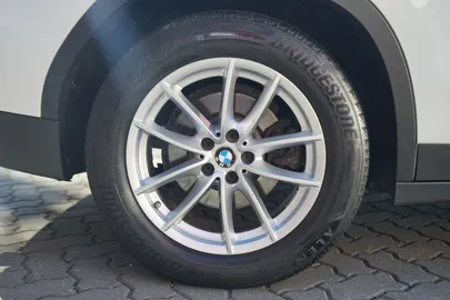 Car image 37