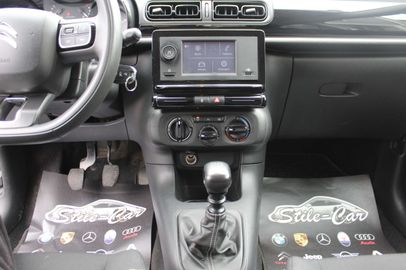 Car image 29