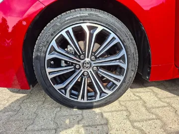 Car image 24