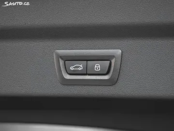 Car image 46