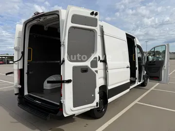 Car image 30