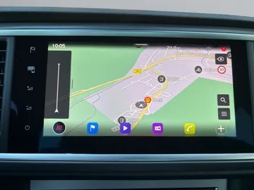 Car image 19