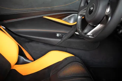 Car image 32