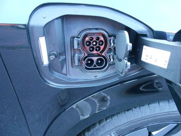 Car image 30