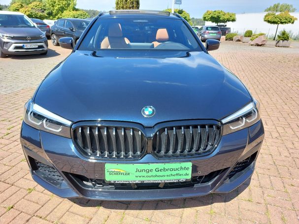 BMW 530d Touring xDrive 210 kW image number 2