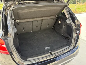 Car image 32