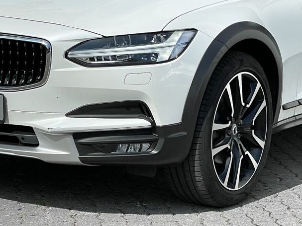 Volvo V90 Cross Country D4 AWD Pro 140 kW image number 5