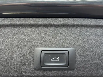 Car image 35